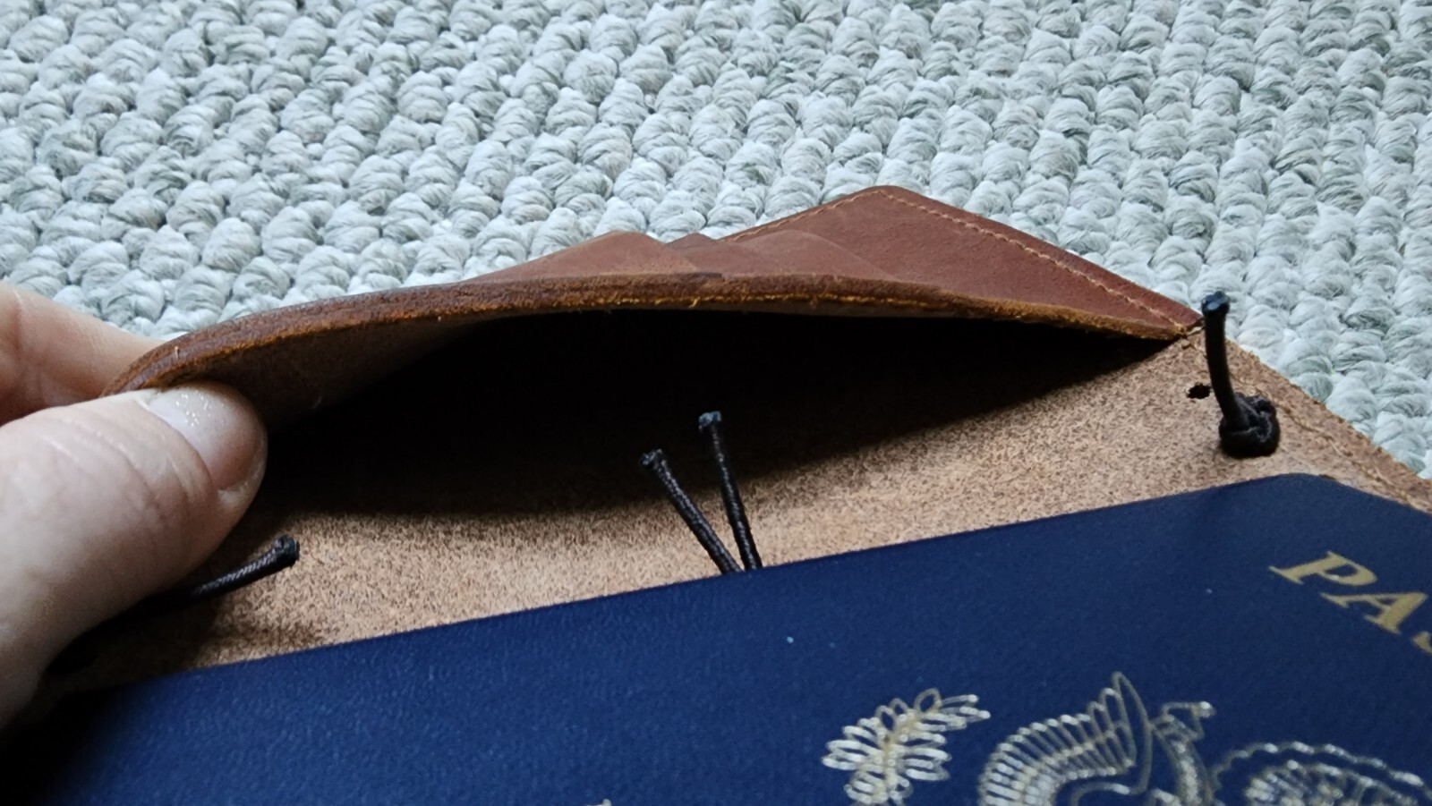 Chic Sparrow Crème Brûlée leather Passport Holder Wallet 6×4