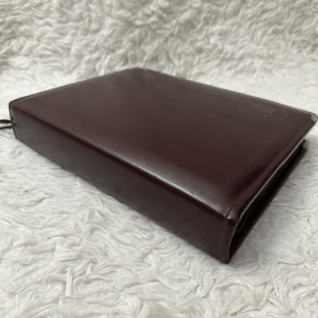 No Brand Brown Thick Shiny Vinyl 3- Ring Planner with Day Runner Refill
