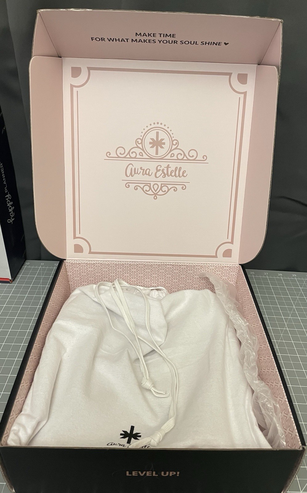 Aura Estelle Planner Binder Cover Cloud Scalloped Neutral Grey/Beige Heart Clasp