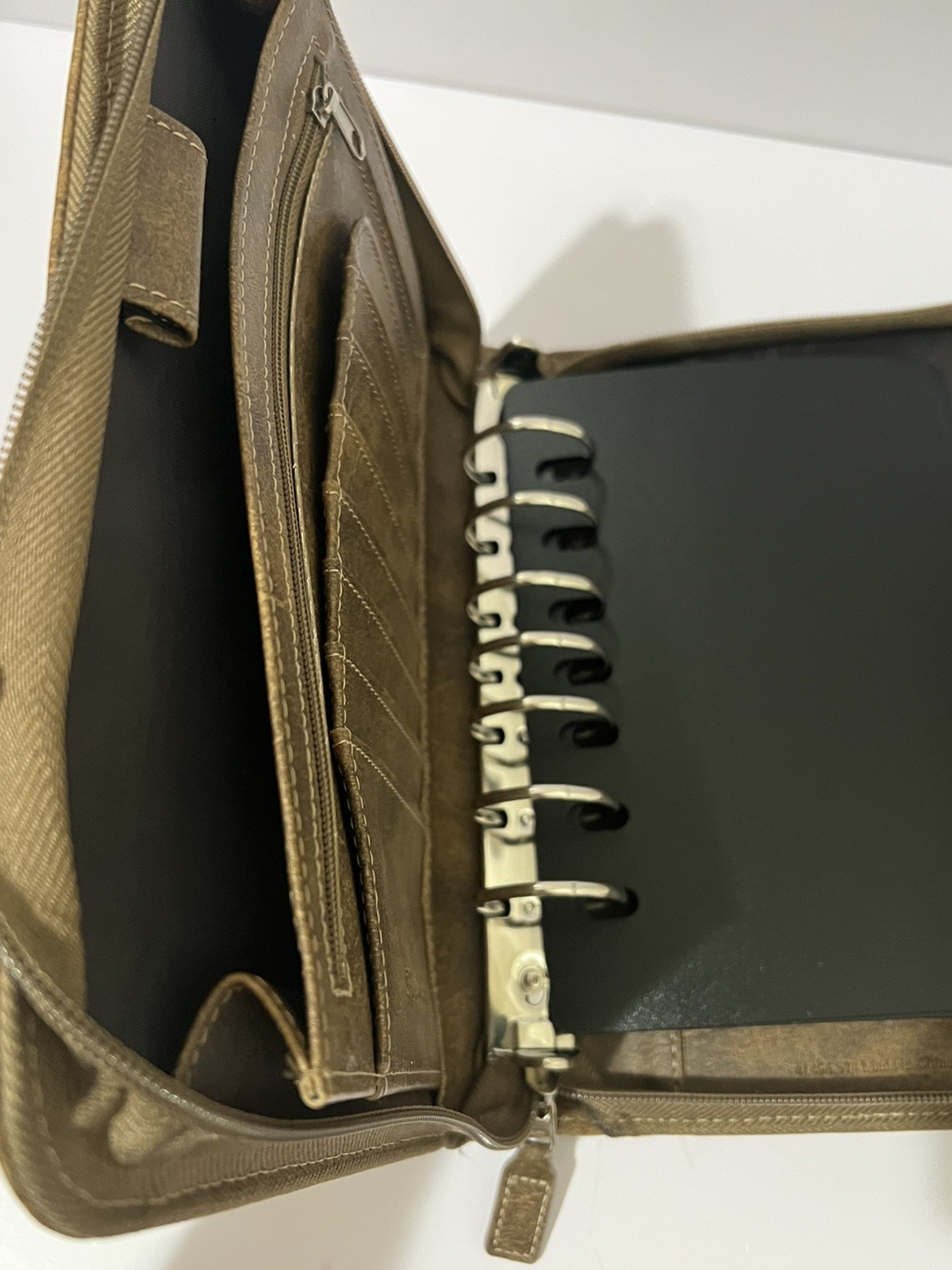 Franklin Covey Tyler Zipper 7-Ring Classic Size 10”x8” Planner Binder Brown