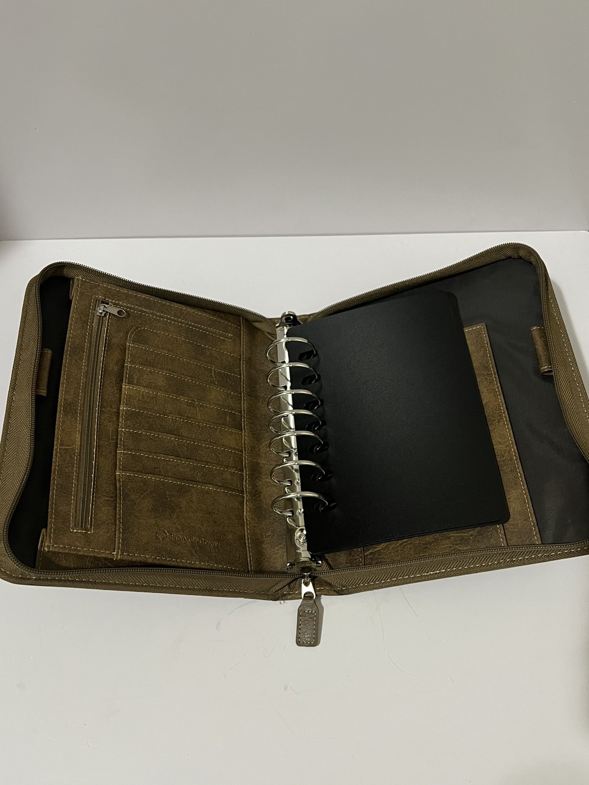 Franklin Covey Tyler Zipper 7-Ring Classic Size 10”x8” Planner Binder Brown