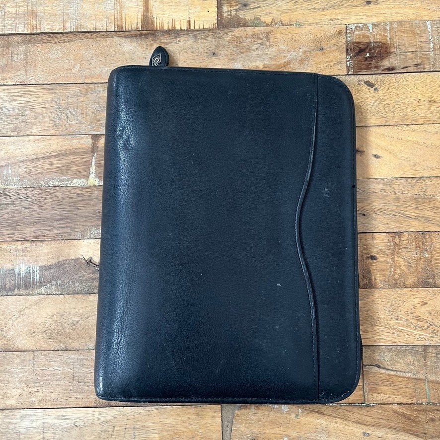 Black Genuine Leather Day-Timer Organizer 7-Ring Binder 10.5″ Zip Around Closure