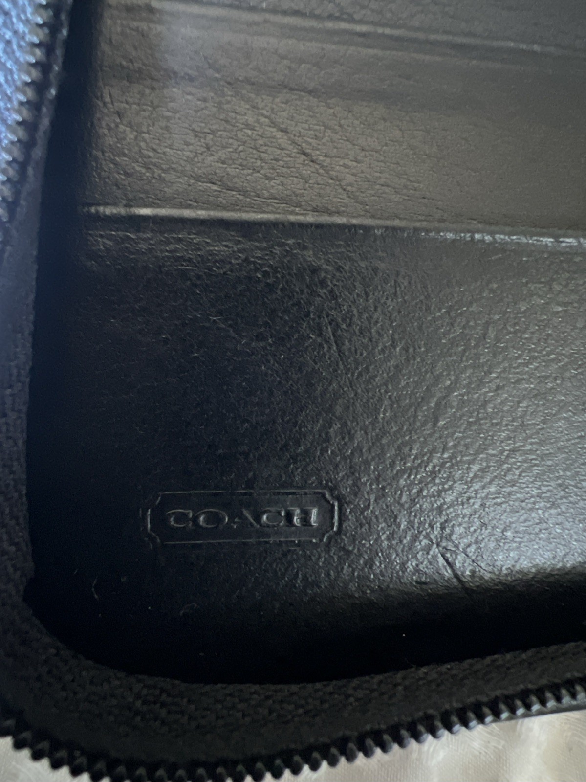 2001 VINTAGE COACH ZIP AROUND ORGANIZER BLACK LEATHER 6 BY 9 INCHES