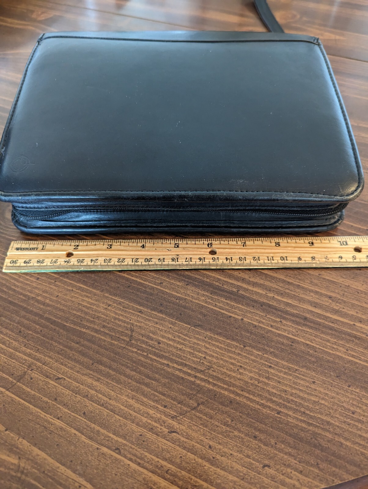 Franklin Covey 1-1/2” Black Vintage Leather Zipper Binder