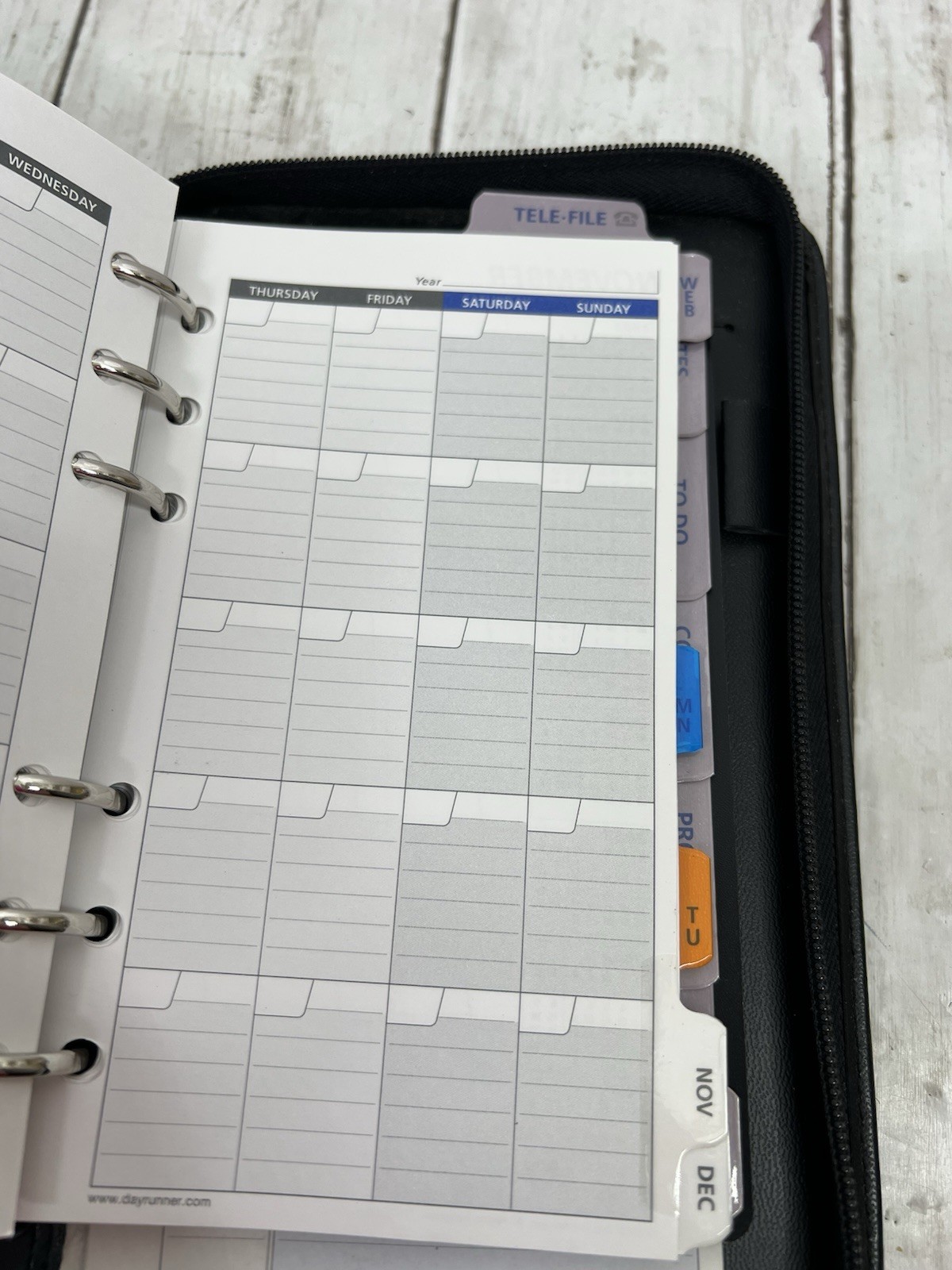 DayRunner 5×7 Spiral Planner Black Personal Organizer 2260-32 + Extra Notes