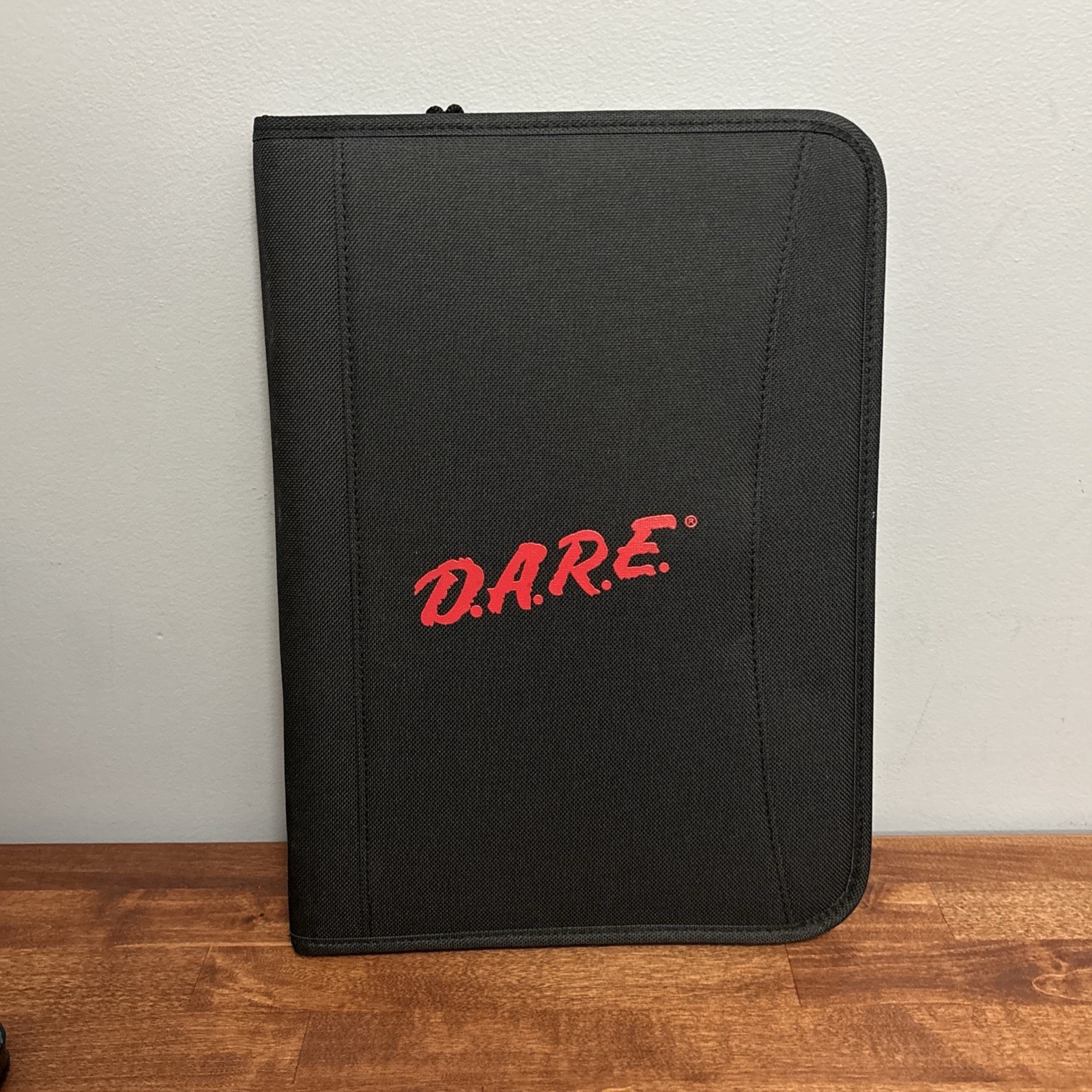 D.A.R.E Black Drug Abuse Education Binder Organizer Folio DARE Zipper Closer