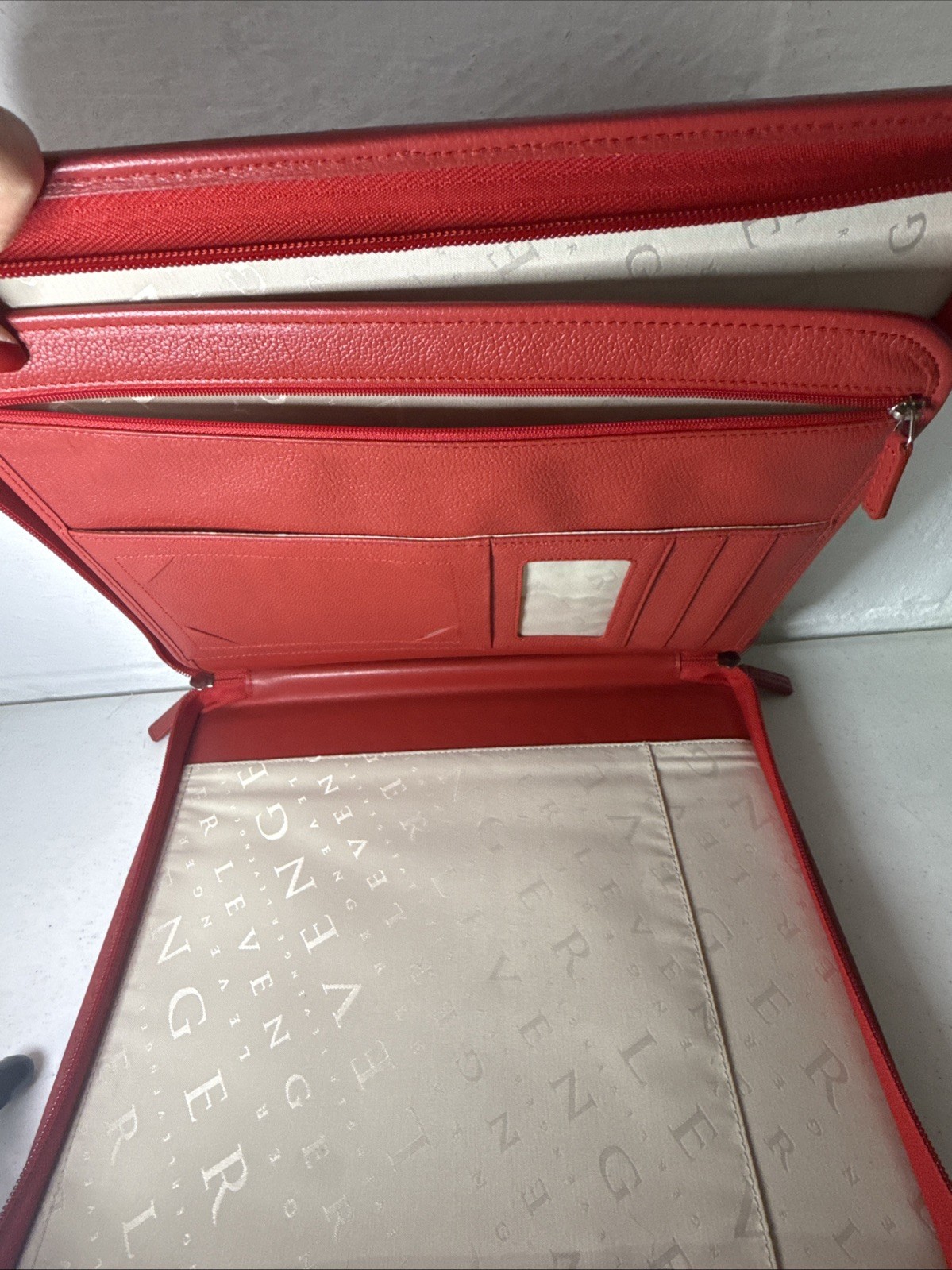 Levenger 12″ x 13.5″ Red Leather Zip Around Folio Portfolio Padded Handle