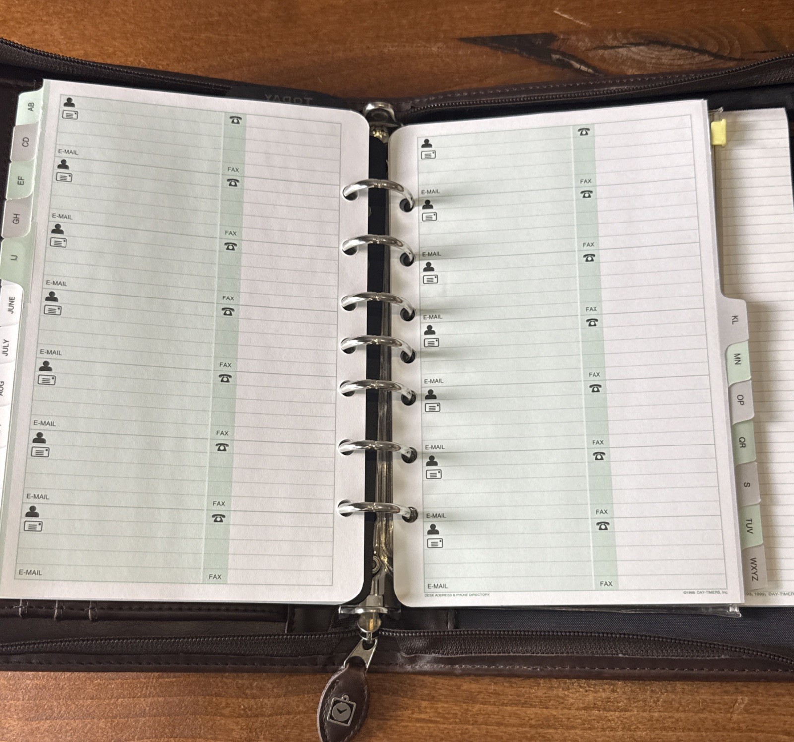 Day Timer Desk Size Planner Binder Black Leather 7 Ring Zip Up Vintage 90s NOS