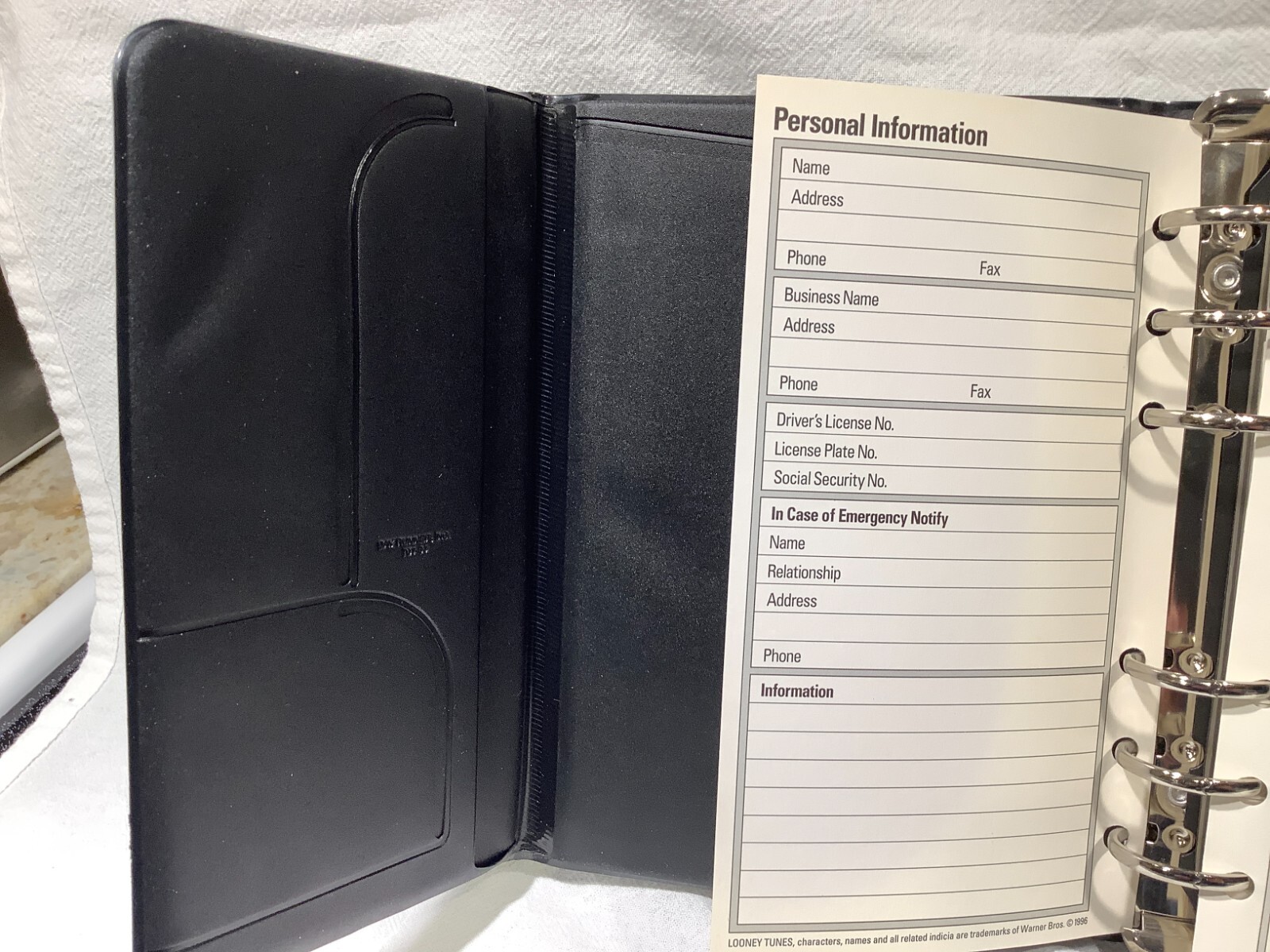 Vintage Looney Tunes Day Runner Student Planner Organizer 1996 Taz/Looney Tunes