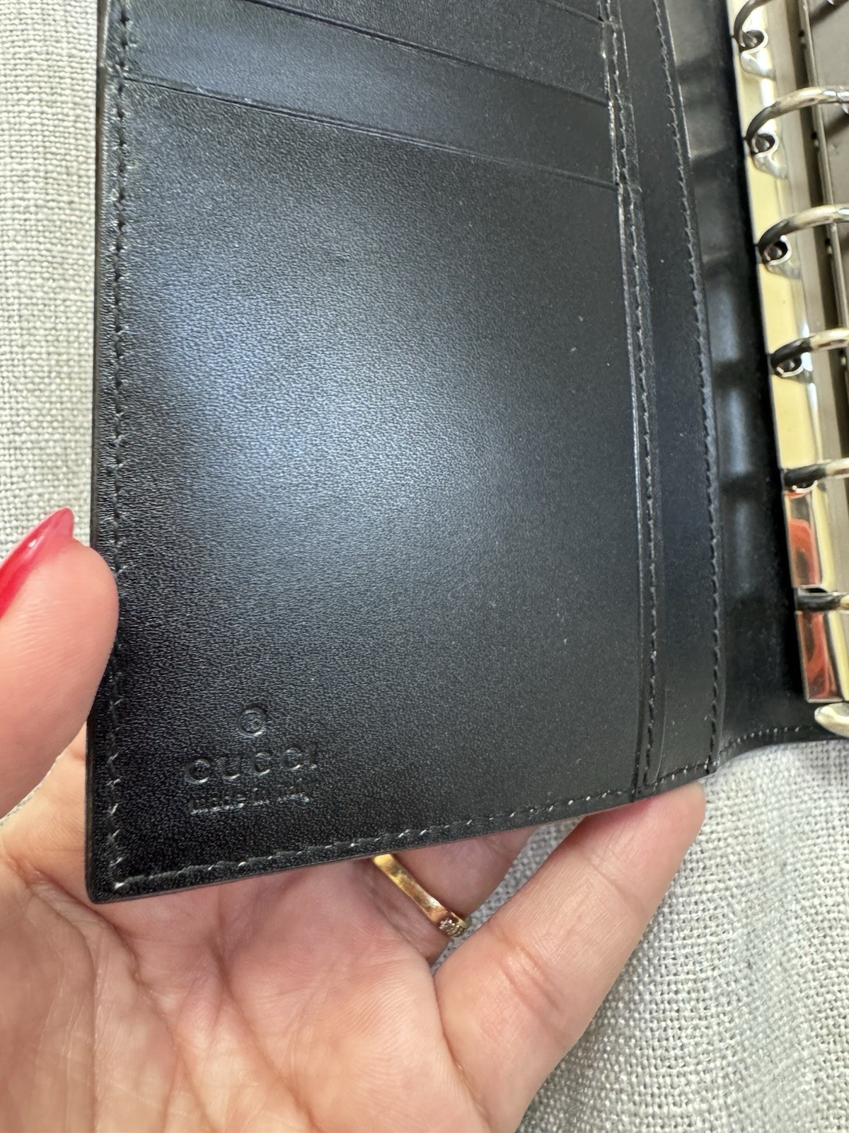 Gucci 2011 Leather Pocket Ring Binder Organizer Agenda/Passport Holder