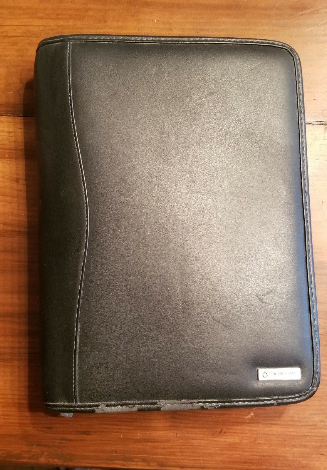 Franklin Covey Classic Black 1 1/2″ Ring Zip Binder