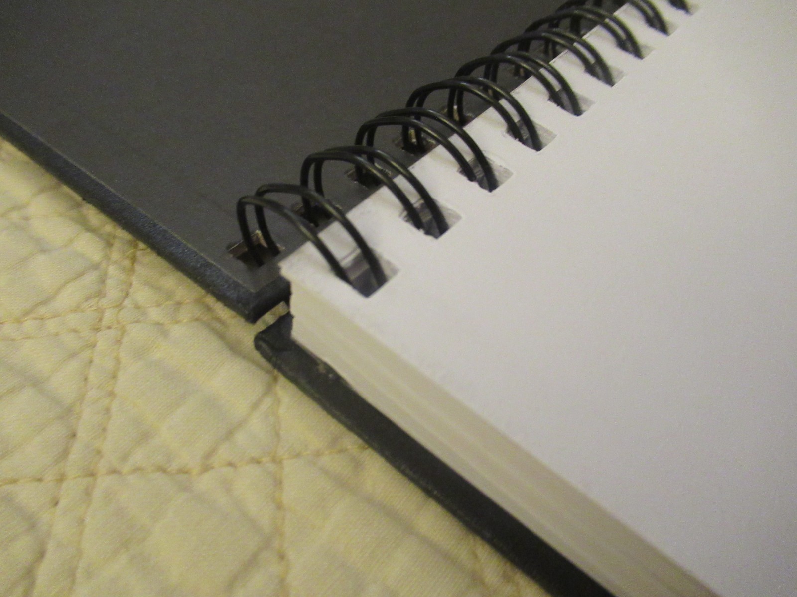 Piccadilly Spiral-Bound Sketchbook (8.5 x 5.5) (Black) (120 gsm Acid-Free Paper)