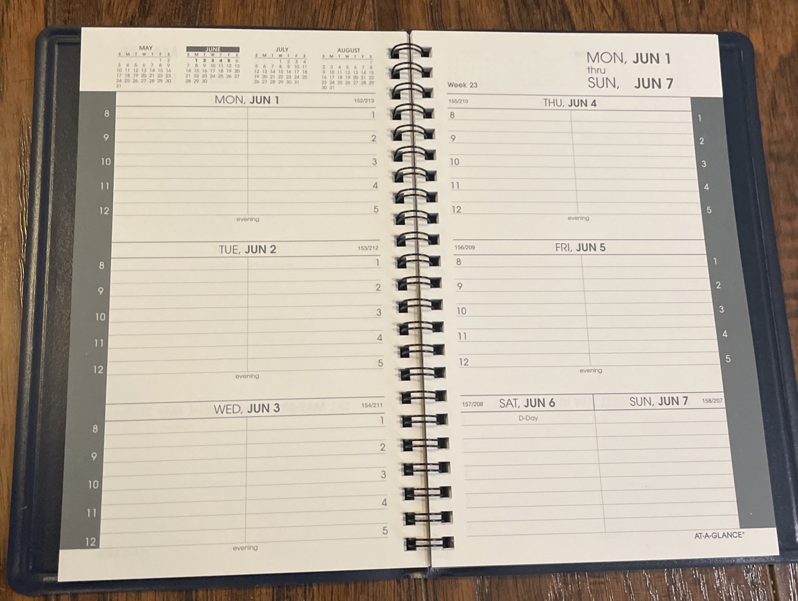 2026 AT-A-GLANCE 5 Weekly Appointment Book Navy (70-075-20-26) Made In USA