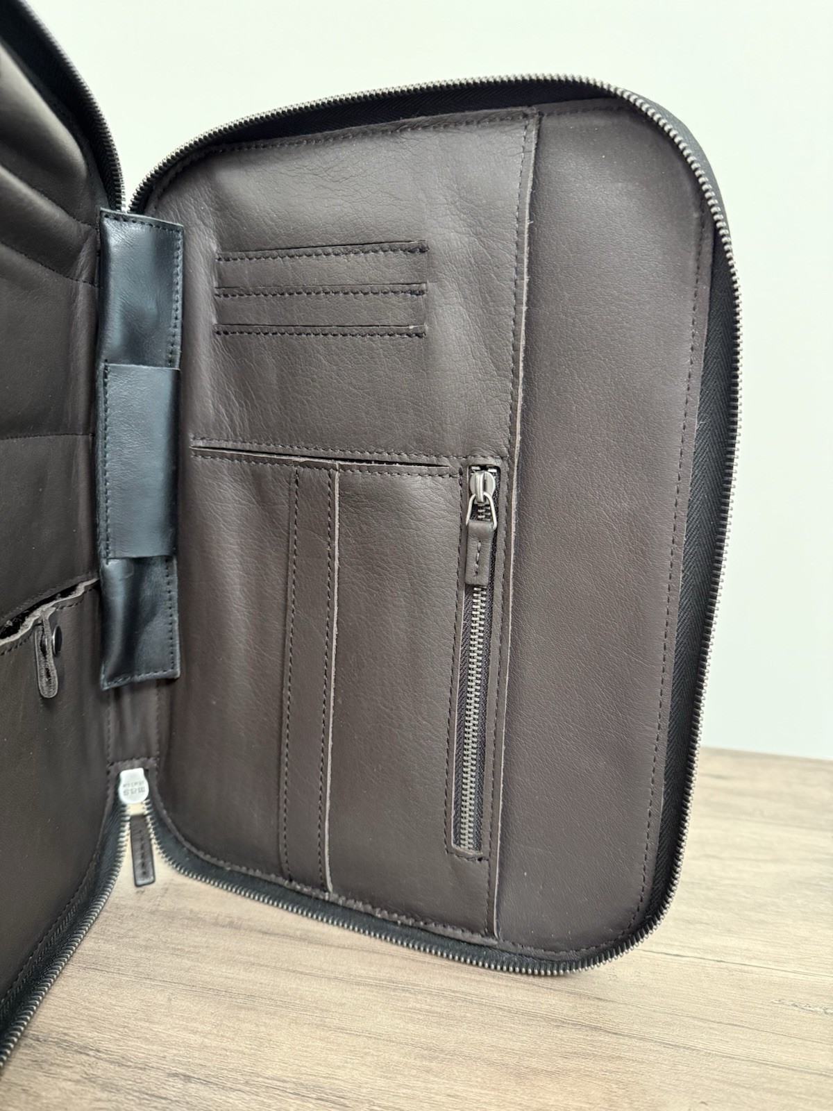 This Is Ground TIG Mod 4 Matte Black Leather Portfolio Zipper Case Rare Sold Out