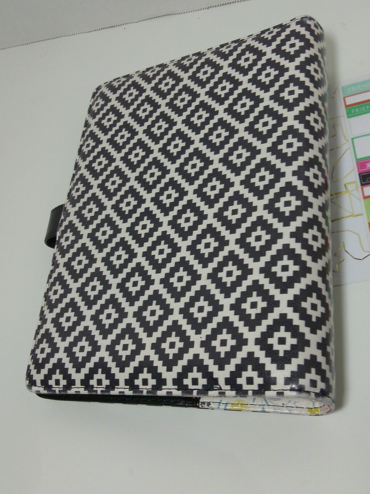 Agenda 52 The Paper Studio A5 Ring Planner Black & White Motif w/ Florals Print