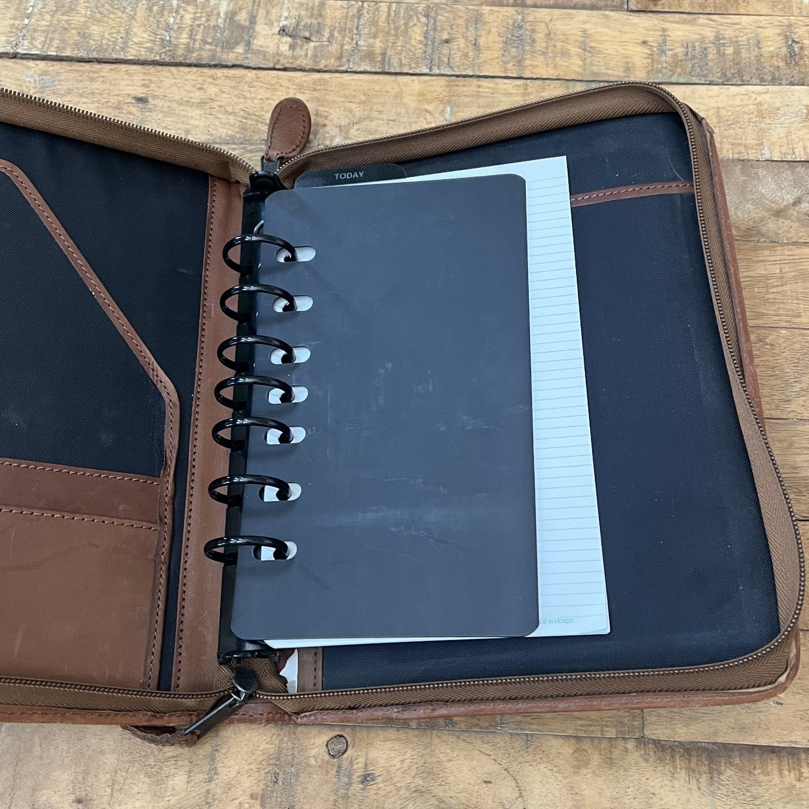 Vintage Day-Timer Genuine Leather Planner 7 Ring Organizer W/Zipper