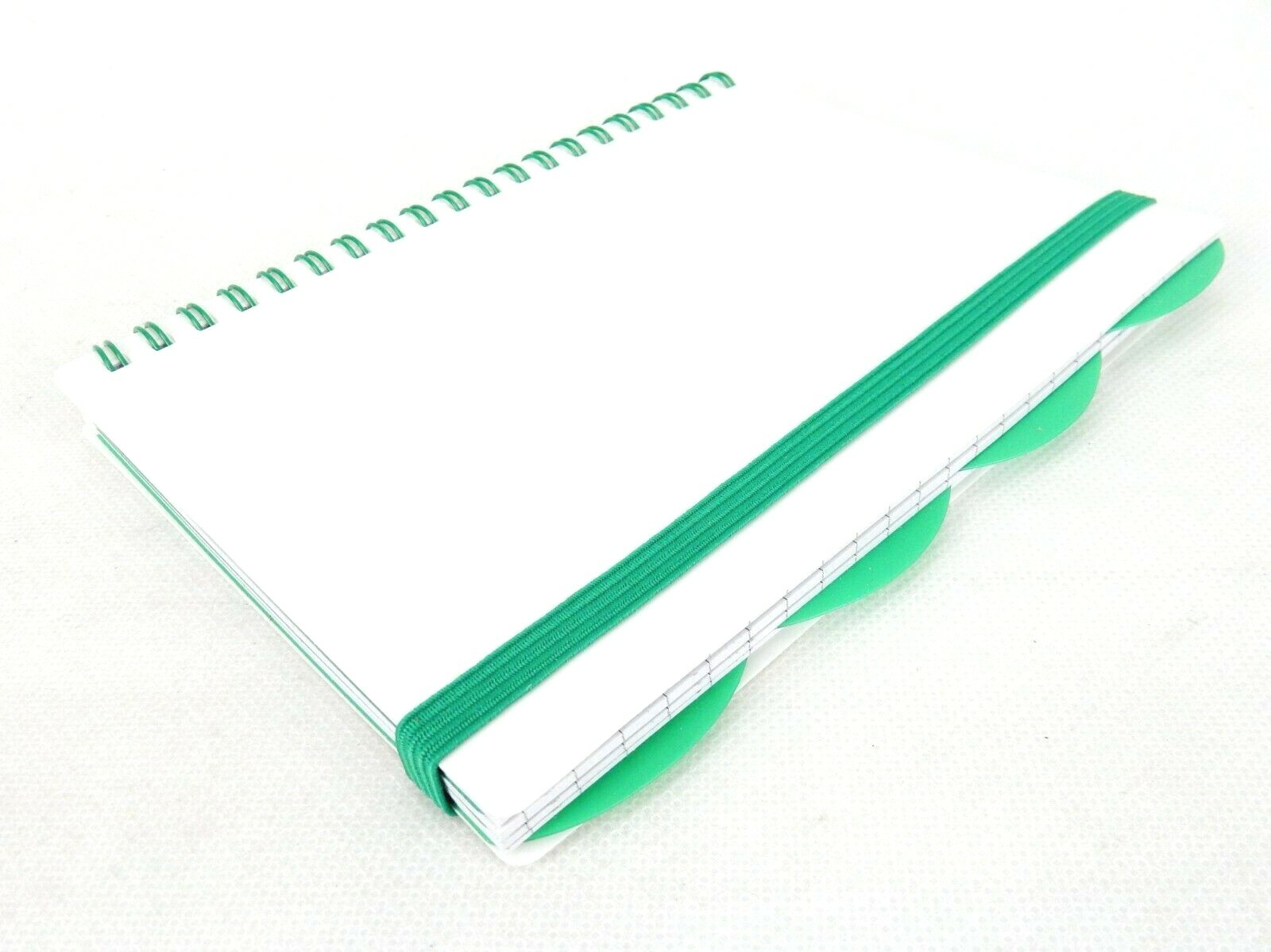 Wire Bound Notebook w/4 Dividers, White w/Green Accent, Elastic Closure, #MP499