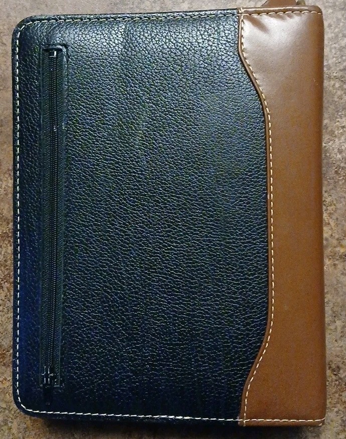 Franklin Covey Quest Planner Organizer 8.5×6.5″ 6 Ring Leather-Black & Brown