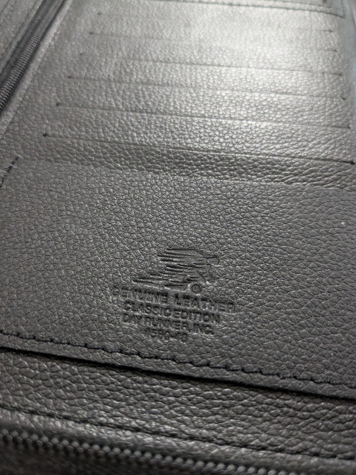 VTG Day Runner Planner Classic 3-Ring Organizer Zip Black Leather Folio Large