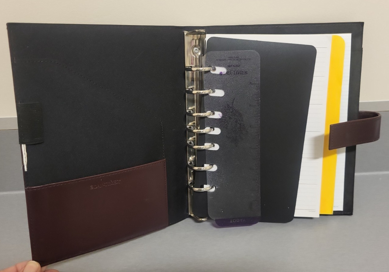 VTG Day-Timer Burgundy Wine Leather 3 Ring Planner Organizer 9.5 X 7 w/inserts
