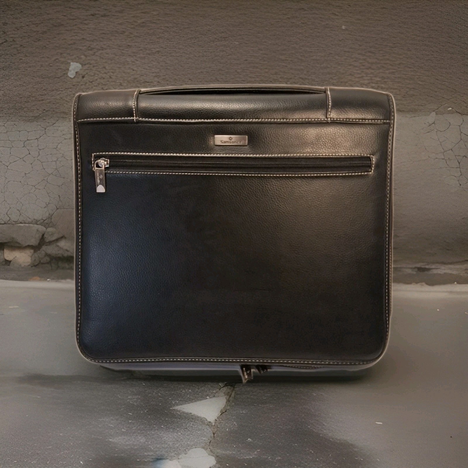 Samsonite Zippered Portfolio Padfolio 3-Ring Binder Handle Black With Calculator