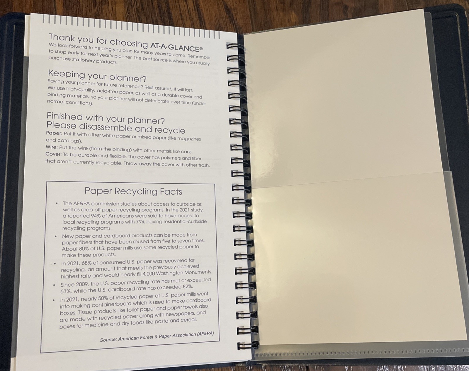 2026 AT-A-GLANCE 5 Weekly Appointment Book Navy (70-075-20-26) Made In USA