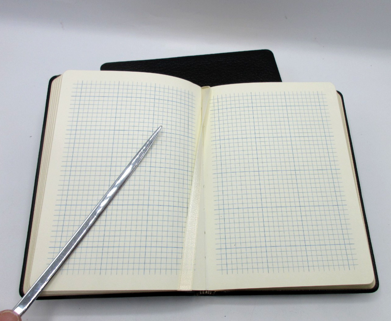 Graph Grid Lined Squared Paper Pages Journal 4×6″ Leather Cover BLACK