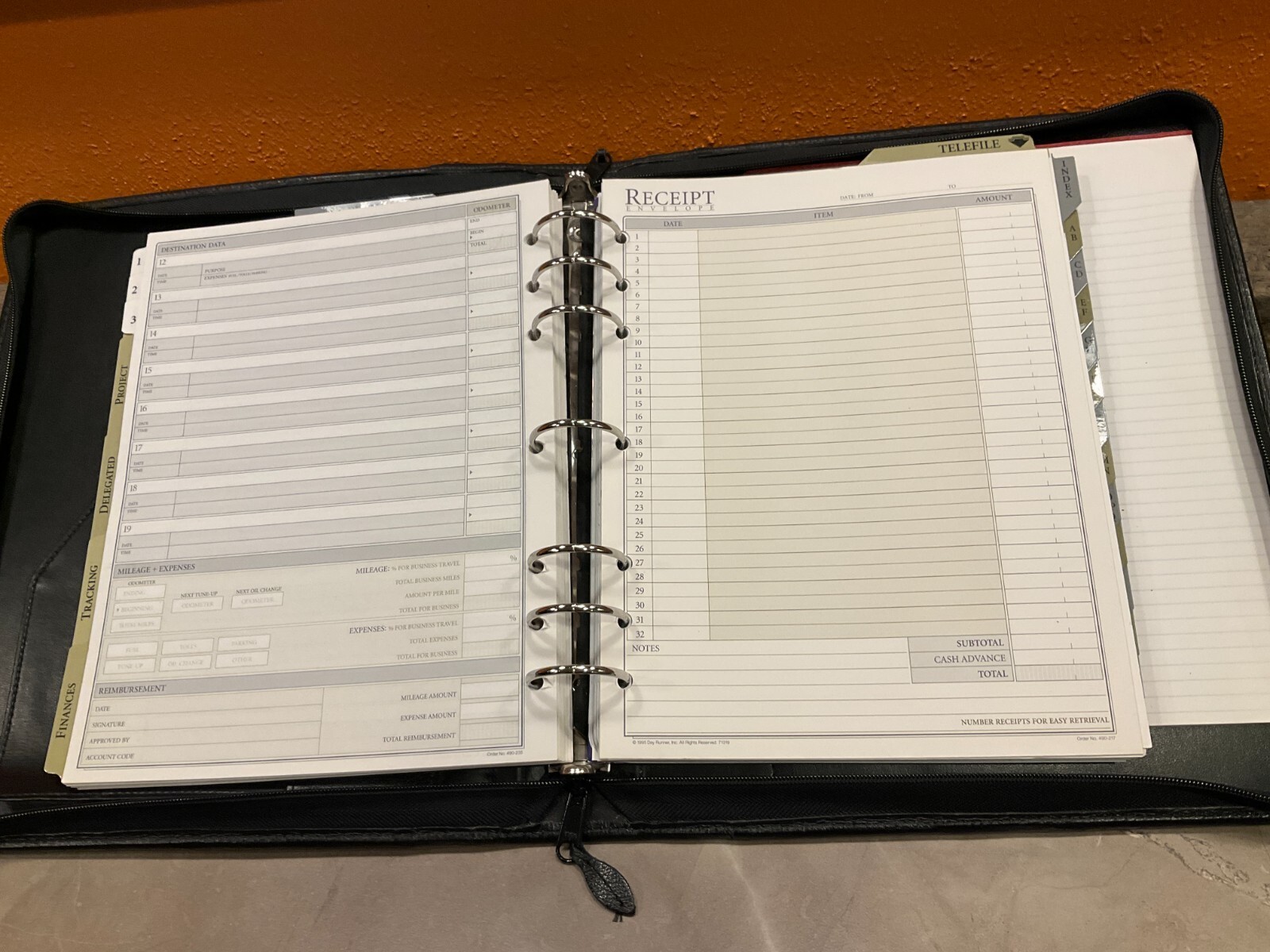 Vintage Day Runner Pro Business System Inserts Black Leather 7 Ring Handles
