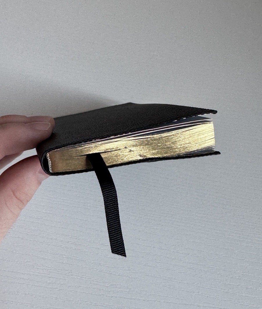 Unused Smythson of Bond Street Featherweight Black Leather Pocket Notebook