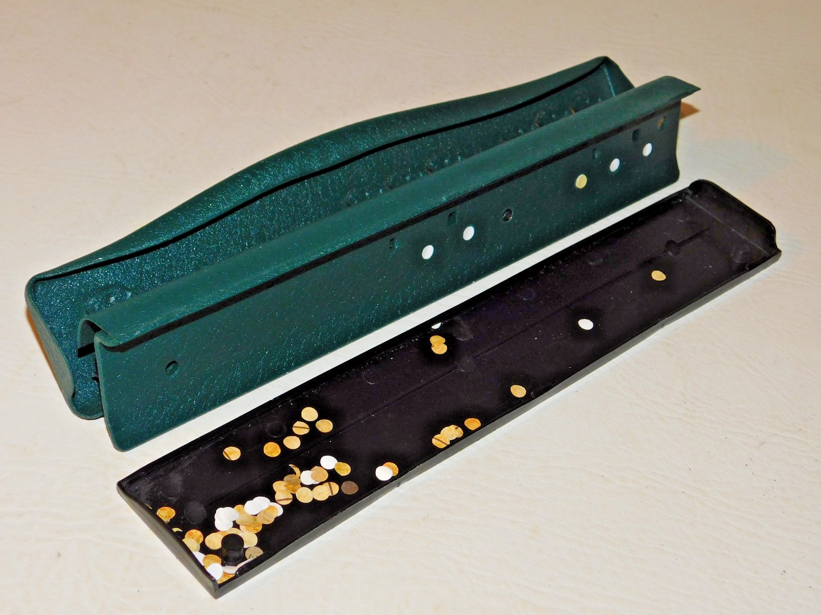 Franklin Quest Pocket Size 6-Hole Punch for 3.5″ x 6″ Planner Sheets, Green