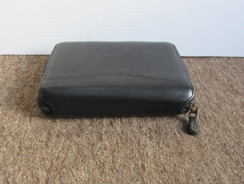 1996 Franklin Covey Genuine Black Leather Space Maker 6-Ring Zip Around Binder