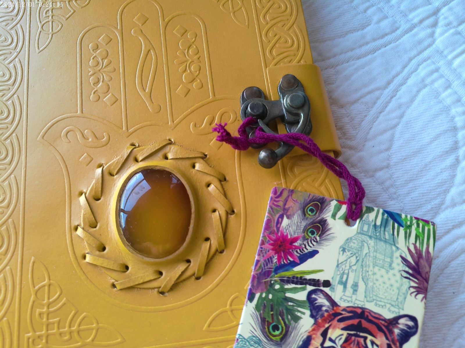 JEWEL OF MUMBAI AMBER FAUX GEM EMBOSSED HANDMADE LEATHER LINED YELLOW GOLD COLOR