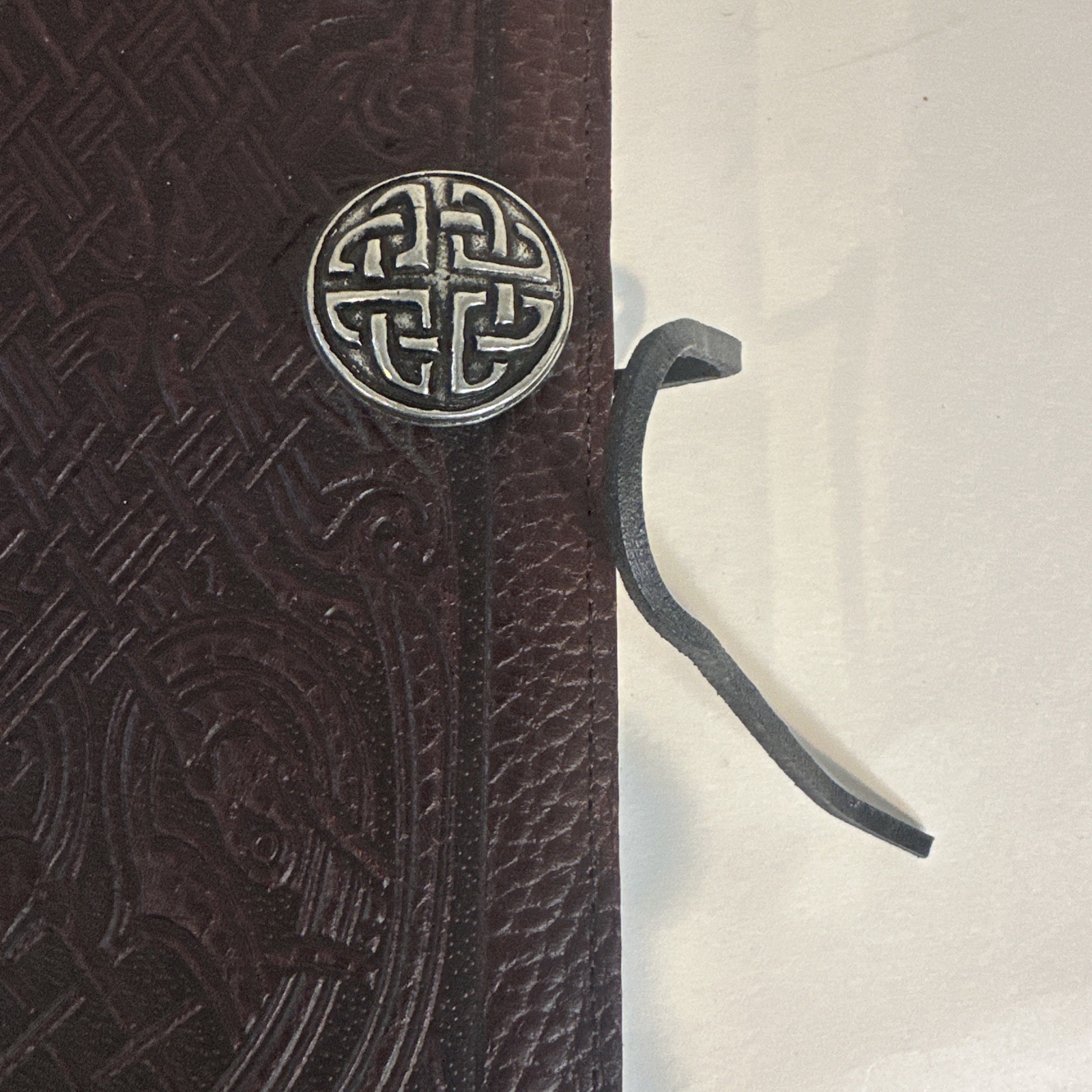 NEW Oberon Design Genuine Leather Journal Cover Irish Celtic Pewter Button 9×6