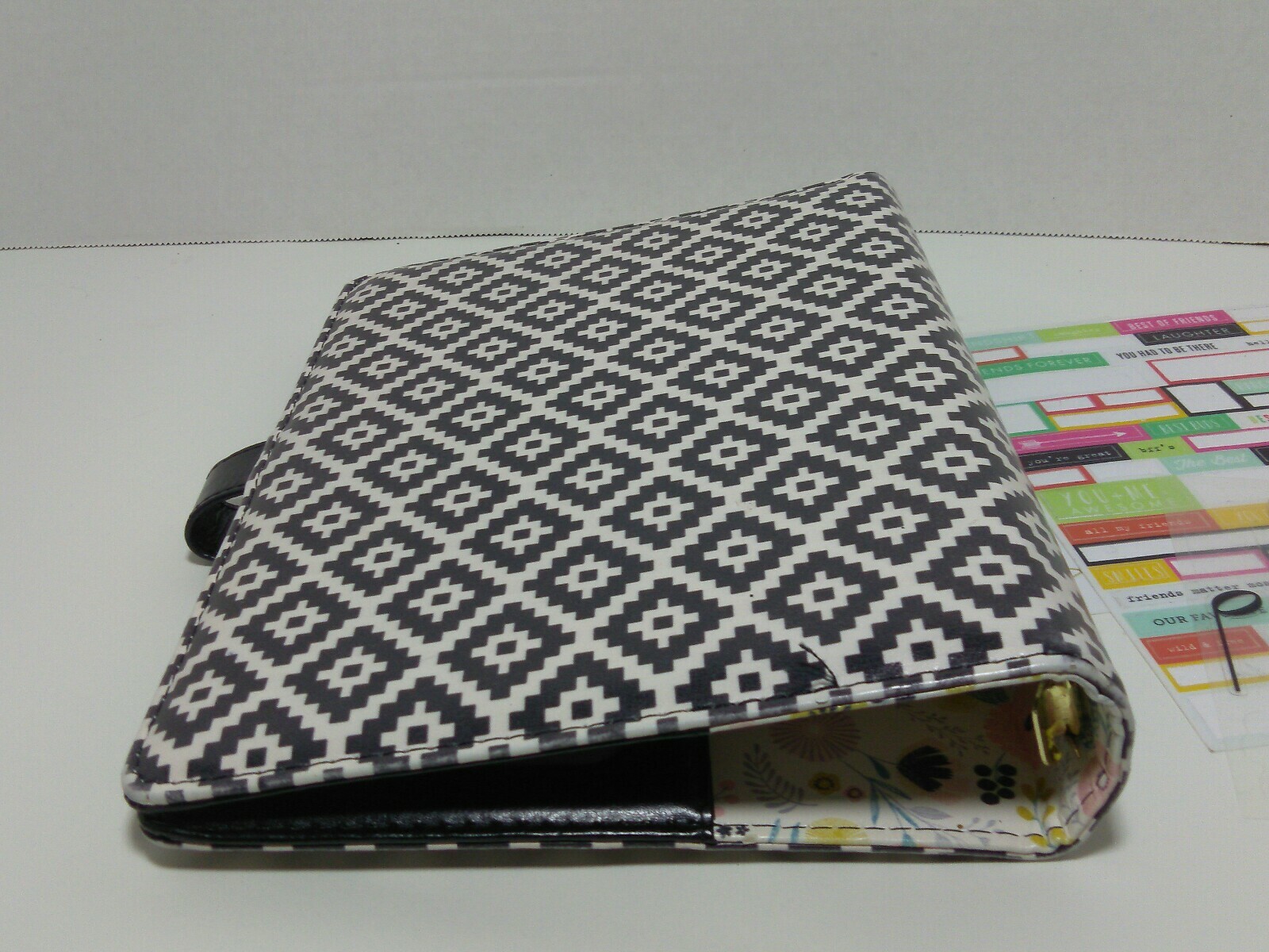 Agenda 52 The Paper Studio A5 Ring Planner Black & White Motif w/ Florals Print