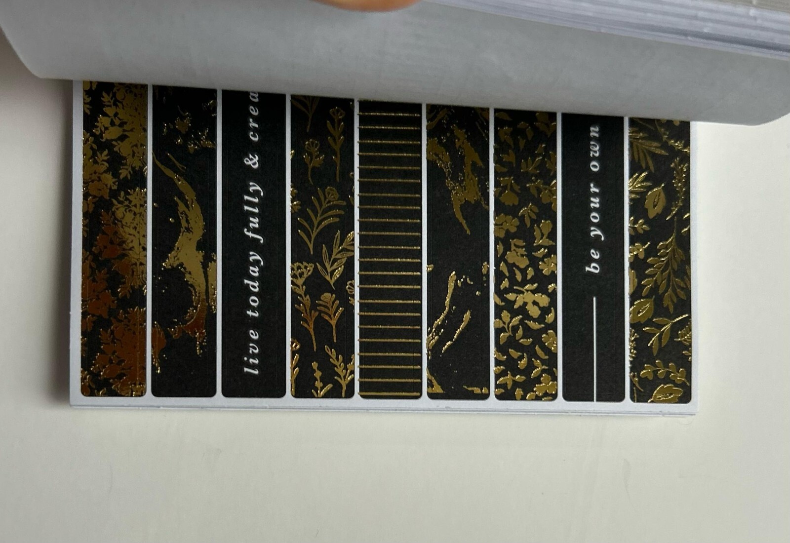 Agenda 52- Black & Gold Sticker Book, 30 Sheets- 1208 PCS