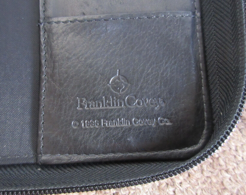 1996 Franklin Covey Genuine Black Leather Space Maker 6-Ring Zip Around Binder
