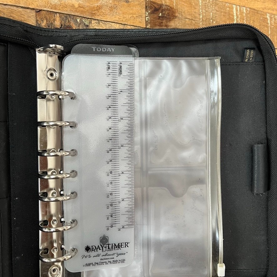 Black Genuine Leather Day-Timer Organizer 7-Ring Binder 10.5″ Zip Around Closure