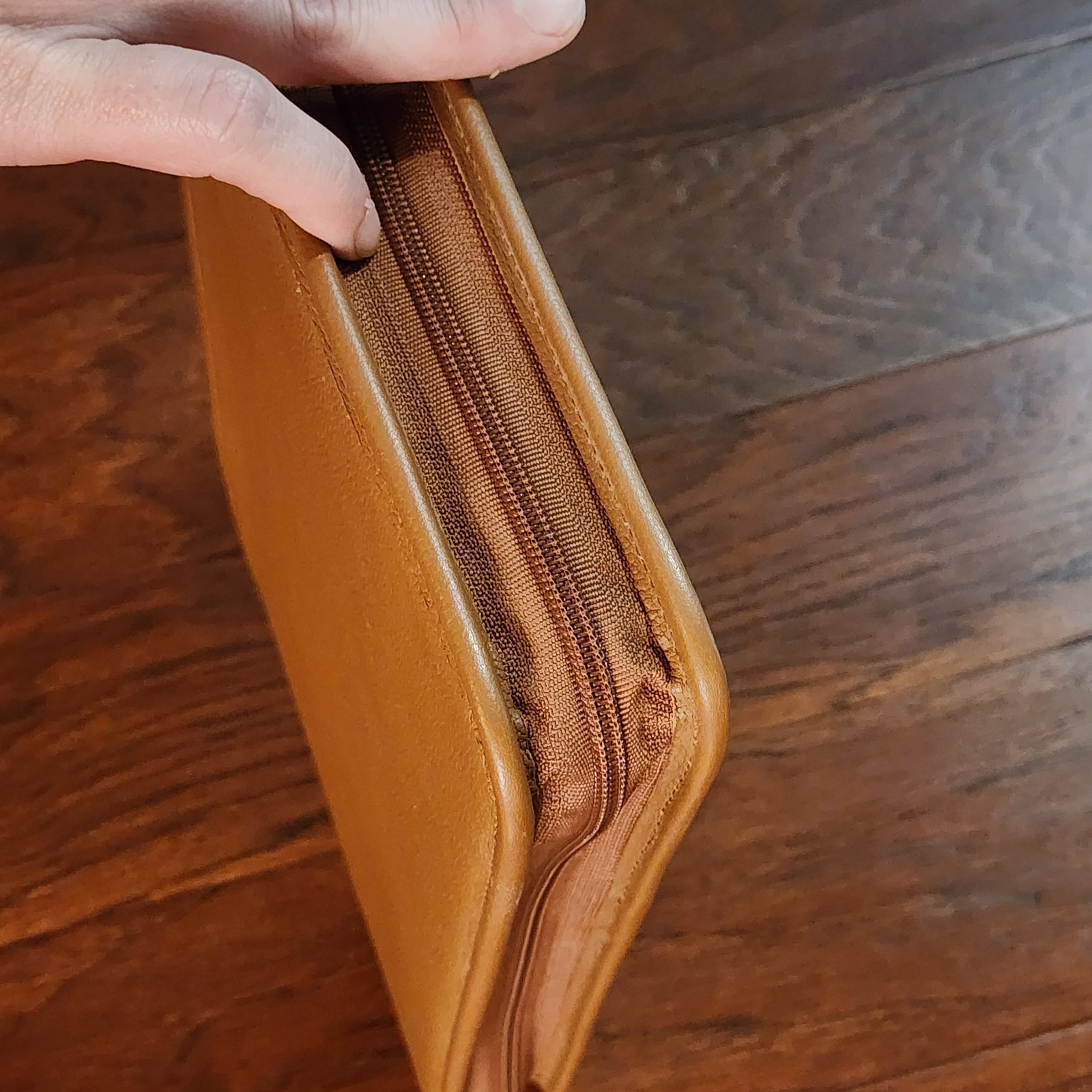 Levenger 12″ x 13.5″ Brown Leather Folio Full-Zip Portfolio Note Pad Handle
