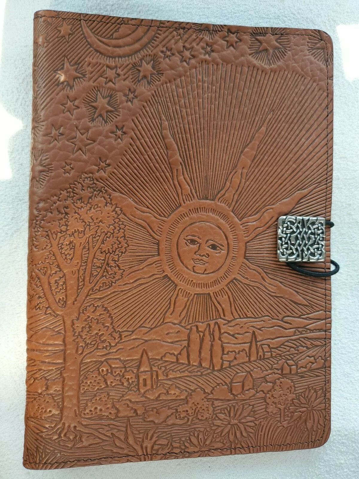 Oberon Design 8.5″x6″ Tablet/Kindle Cover, Roof of Heaven, Saddle