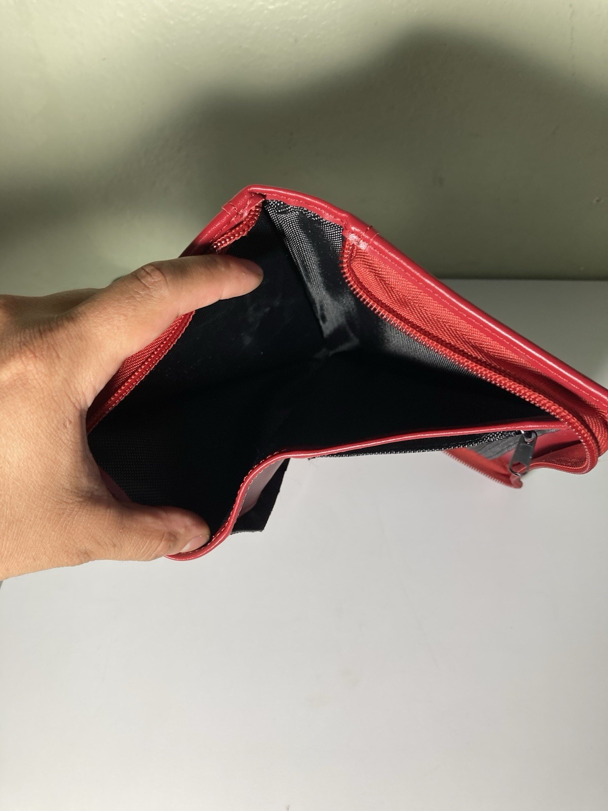 CLAVA Classico Italia Genuine Leather Red Zip Around Portfolio Organizer