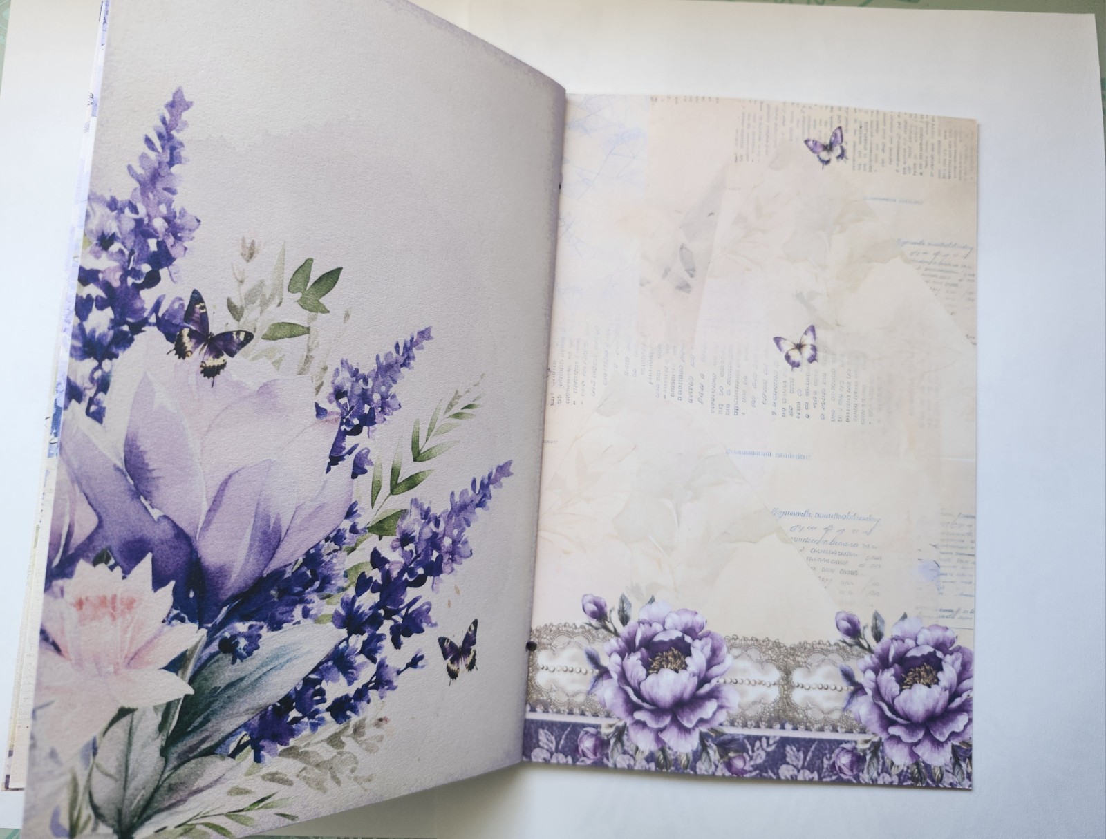 Junk Journal Booklet “LAVENDER DREAMS” 50+ pcs Ephemera Vintage Purples 40pgs