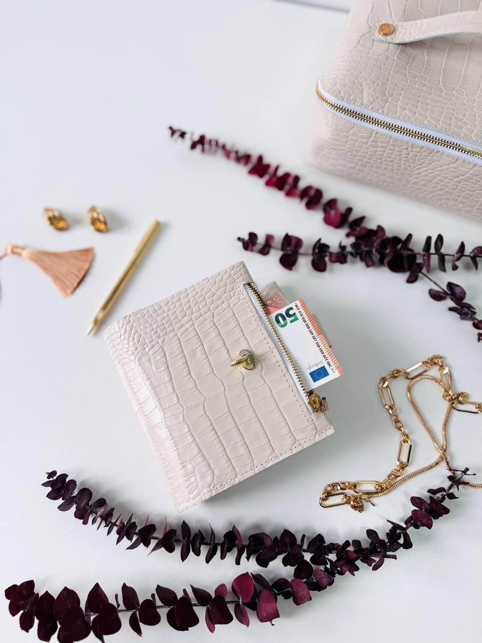 Elegant A7 Mini Planner dated 2026 in a Storage Case – Natural Italian Leather.