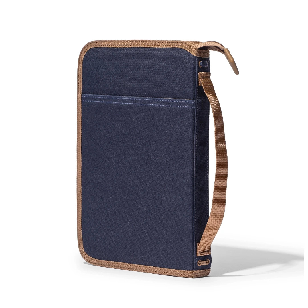 Lochby Field Folio Navy/Cream | A5 | Water Resistant Zippered Travel Journal