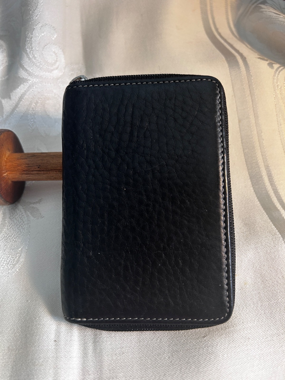 Levenger Black Leather Zippered Small Notepad w/ Pen – 3″ x 4.5″