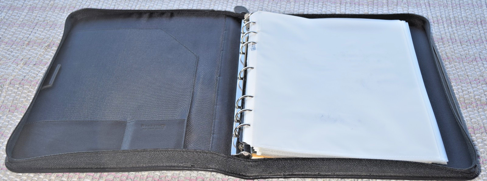VINTAGE Day-Timer Planner Black Top Grain Cowhide 7 Rings 13″ x 11″ Zip Closure