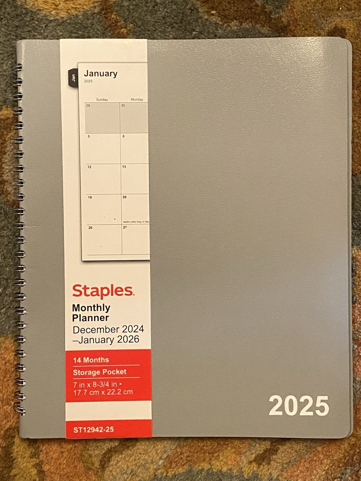 2025-2026 Staples 7″ x 9″ Academic Weekly & Monthly Planner **NEW**