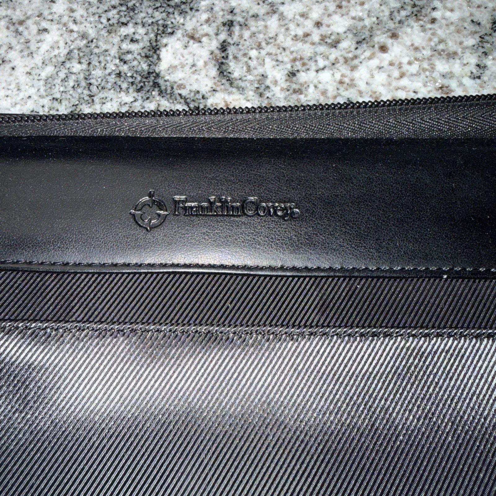 Franklin Covey Black Leather Zip Around Padfolio Pad Holder 10″ x 12.5″