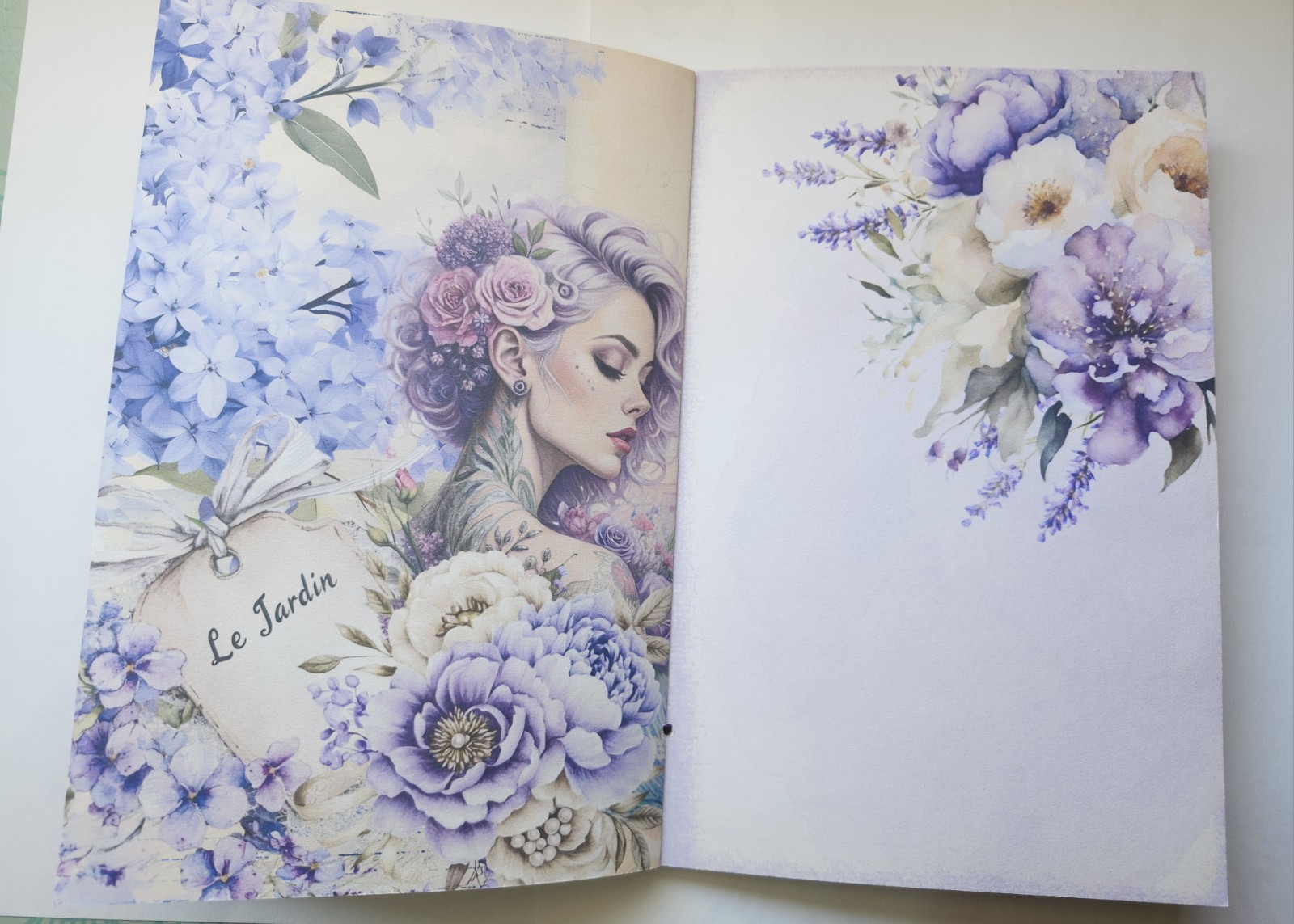 Junk Journal Booklet “LAVENDER DREAMS” 50+ pcs Ephemera Vintage Purples 40pgs