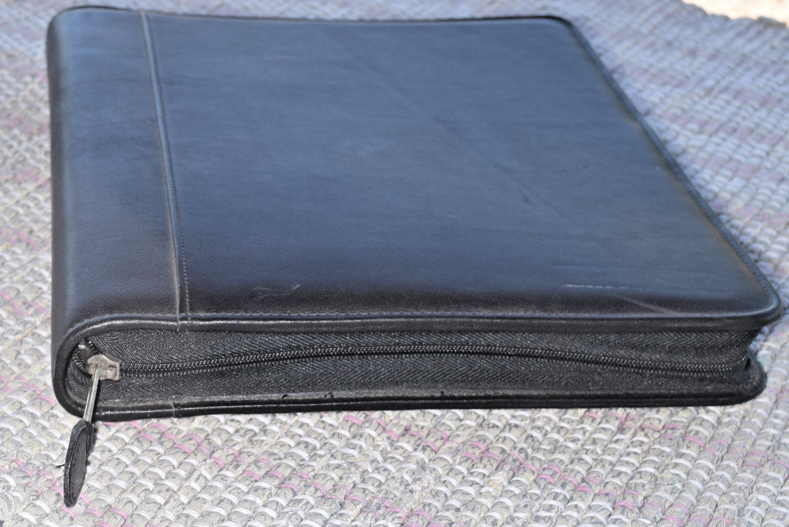 VINTAGE Day-Timer Planner Black Top Grain Cowhide 7 Rings 13″ x 11″ Zip Closure