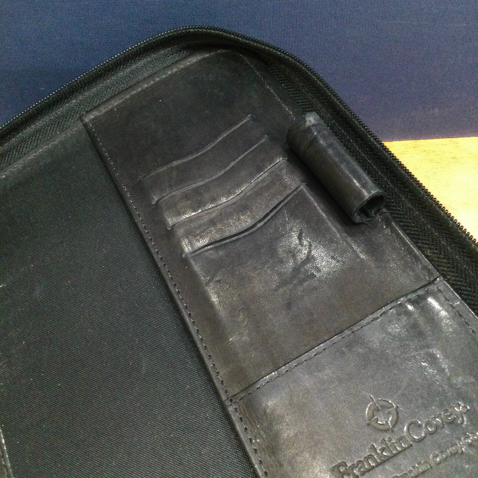 Vintage Franklin Covey 8×10 Planner Black Leather Zip-Around 7-Ring Pgs Included